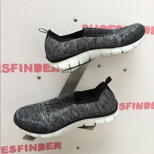 Skechers Memory Form Size 6,5
